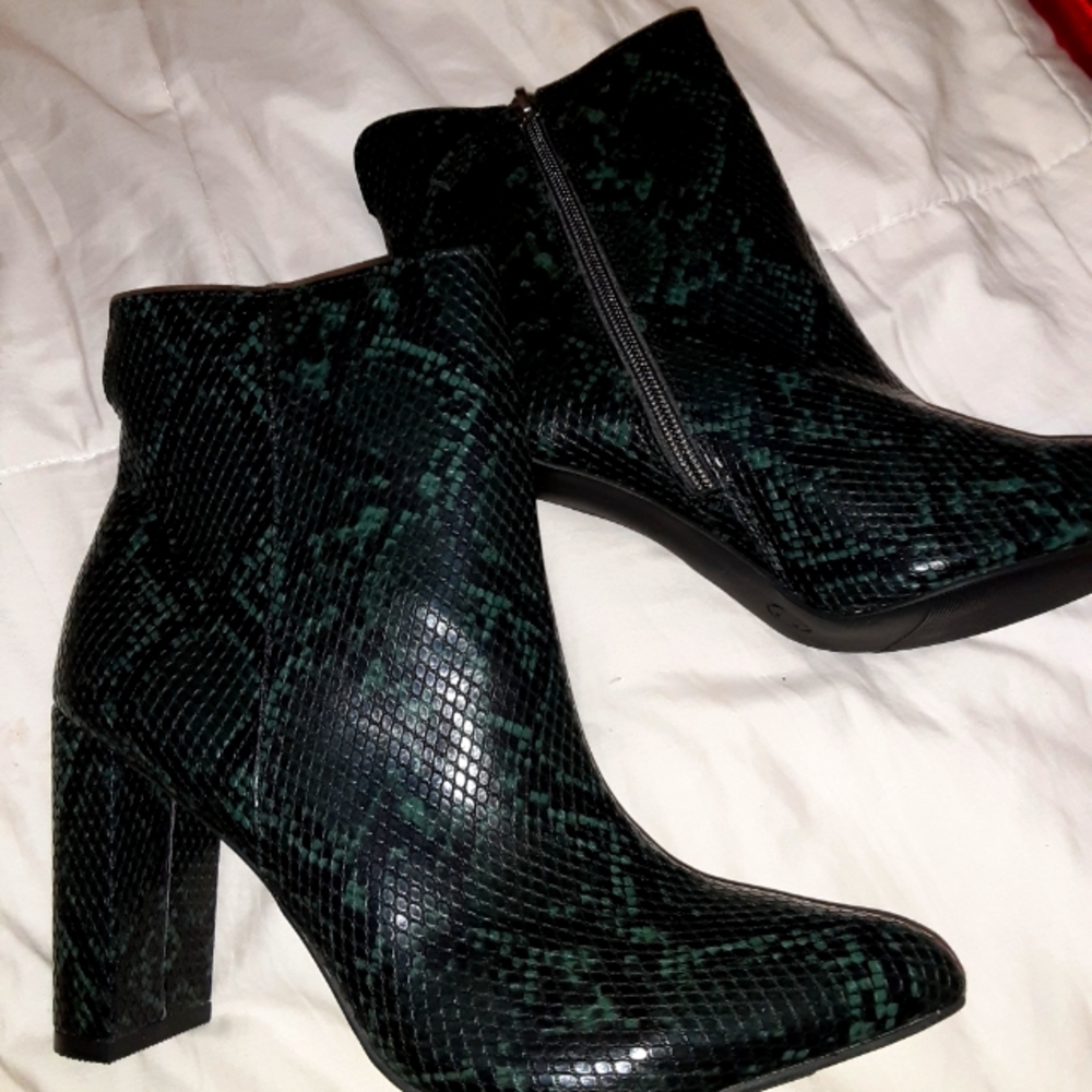 COPY - Faux snake skin boots